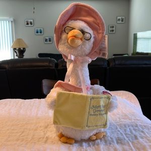 New Cuddle Barn Mother Goose animatronic plush says several nursery rhymes